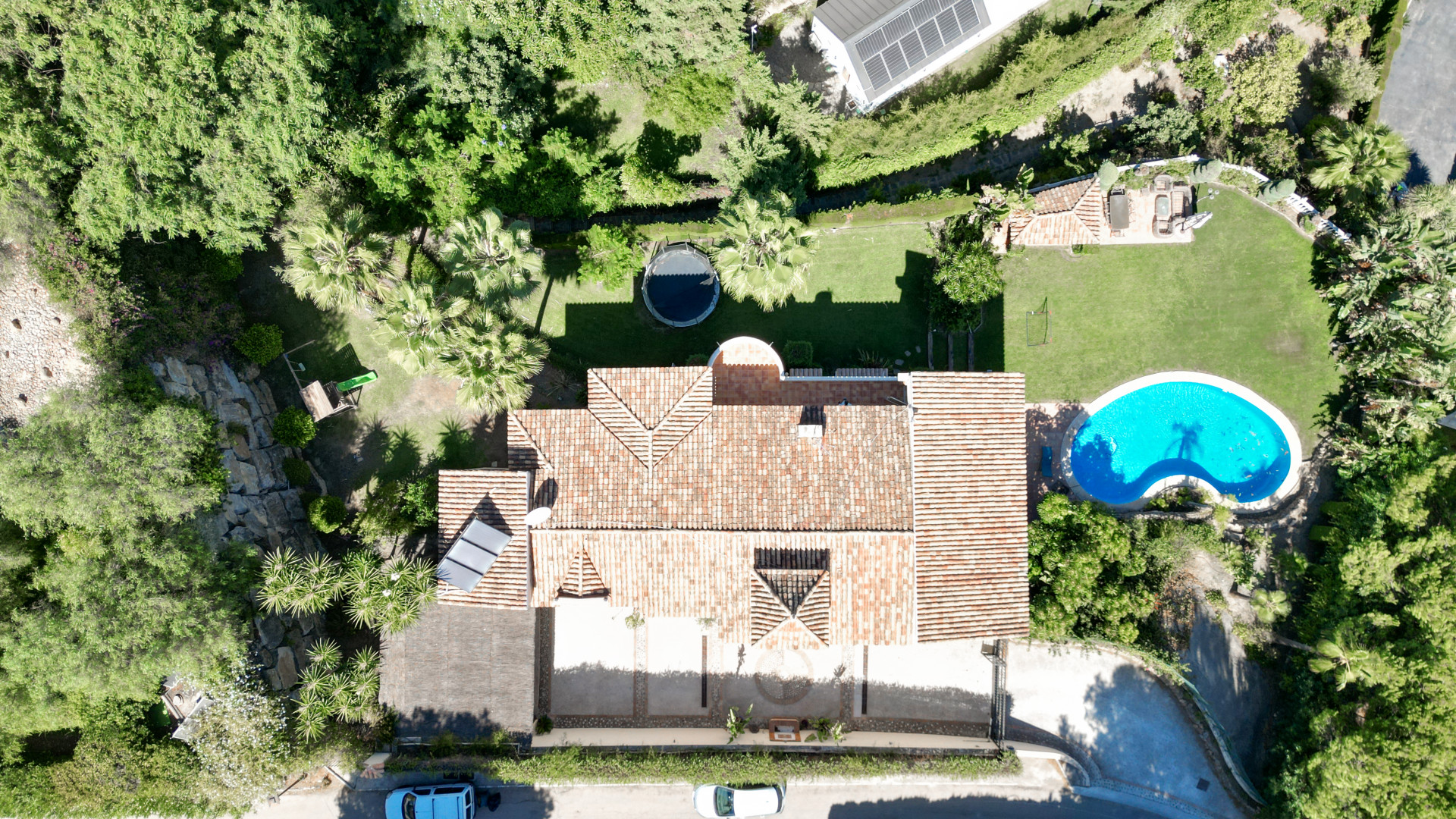Casa de 6 Dormitorios y 5 Baños en venta en El Capitán, Benahavís