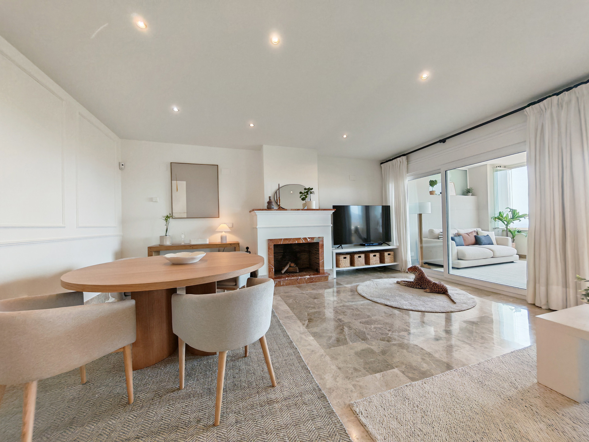 Casa Adosada de 3 Dormitorios y 3 Baños en venta en Los Monteros, Marbella
