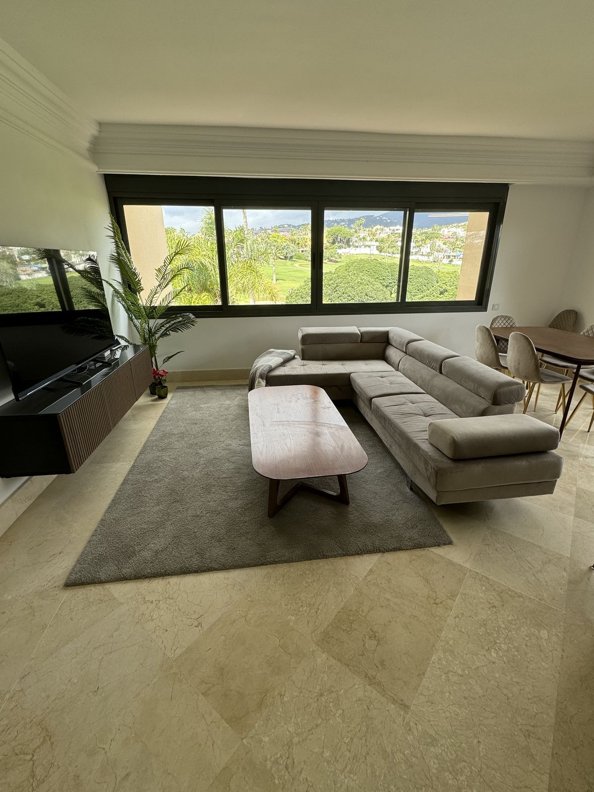 Piso de 3 Dormitorios en venta en Nueva Andalucía, Marbella