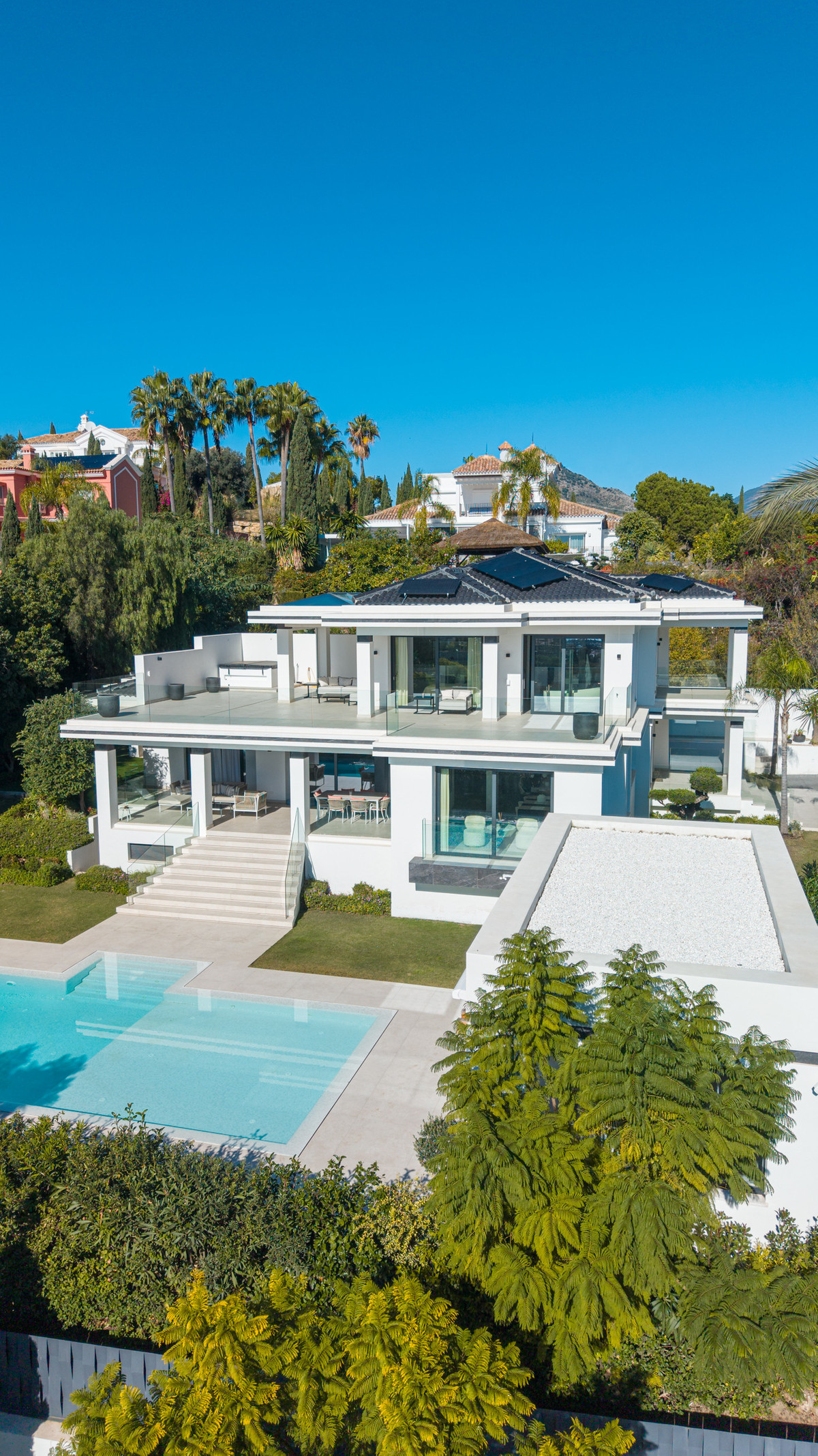 Casa de 4 Dormitorios y 4 Baños en venta en Los Flamingos, Benahavís