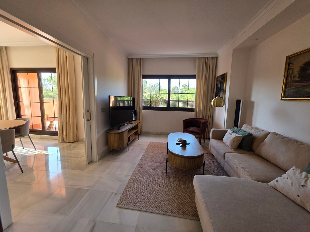 Ático de 4 Dormitorios y 3 Baños en venta en Nueva Milla de Oro, Estepona