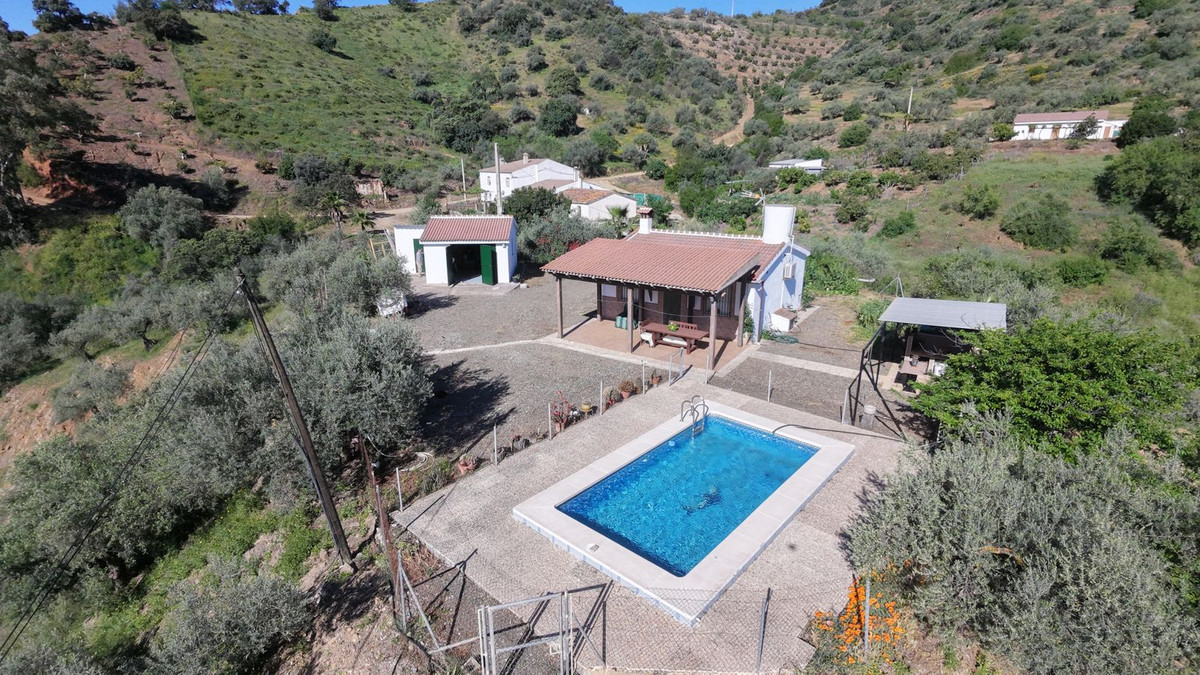 Finca de 4 Dormitorios en venta en Comares
