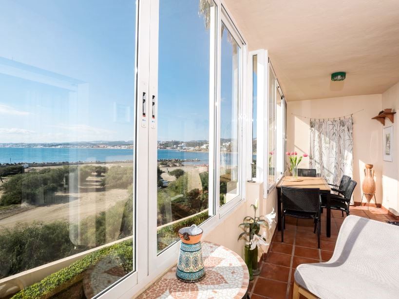Piso de 2 Dormitorios y 2 Baños en alquiler vacacional en La Alqueria, Estepona