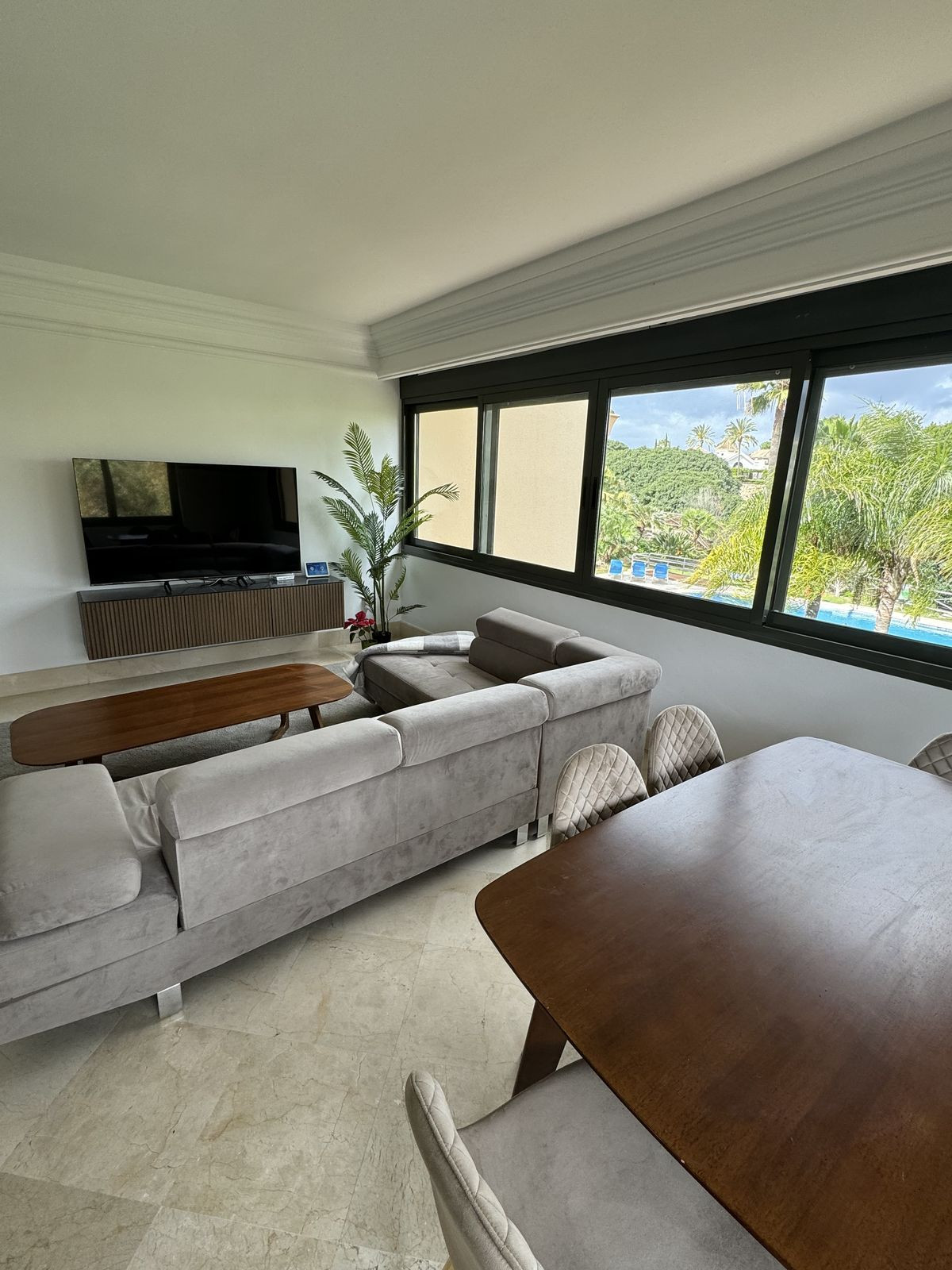 Piso de 3 Dormitorios en venta en Nueva Andalucía, Marbella