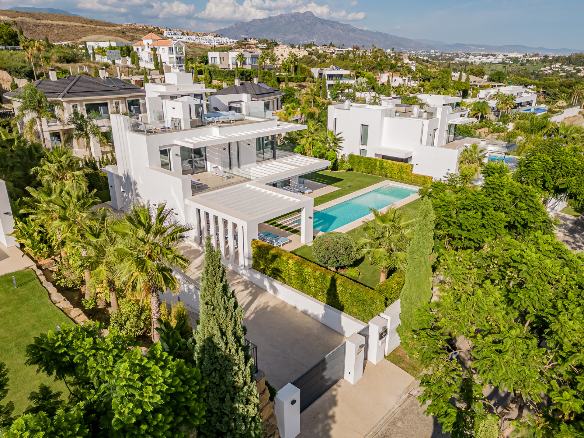 Casa de 5 Dormitorios y 14 Baños en venta en Los Flamingos, Benahavís