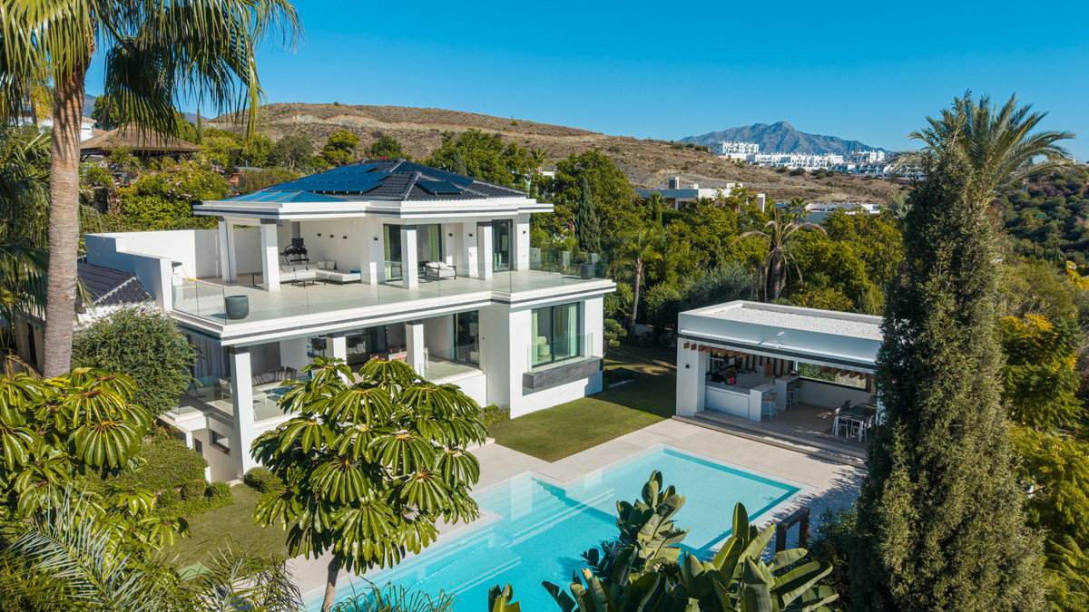 Casa de 4 Dormitorios y 4 Baños en venta en Los Flamingos, Benahavís