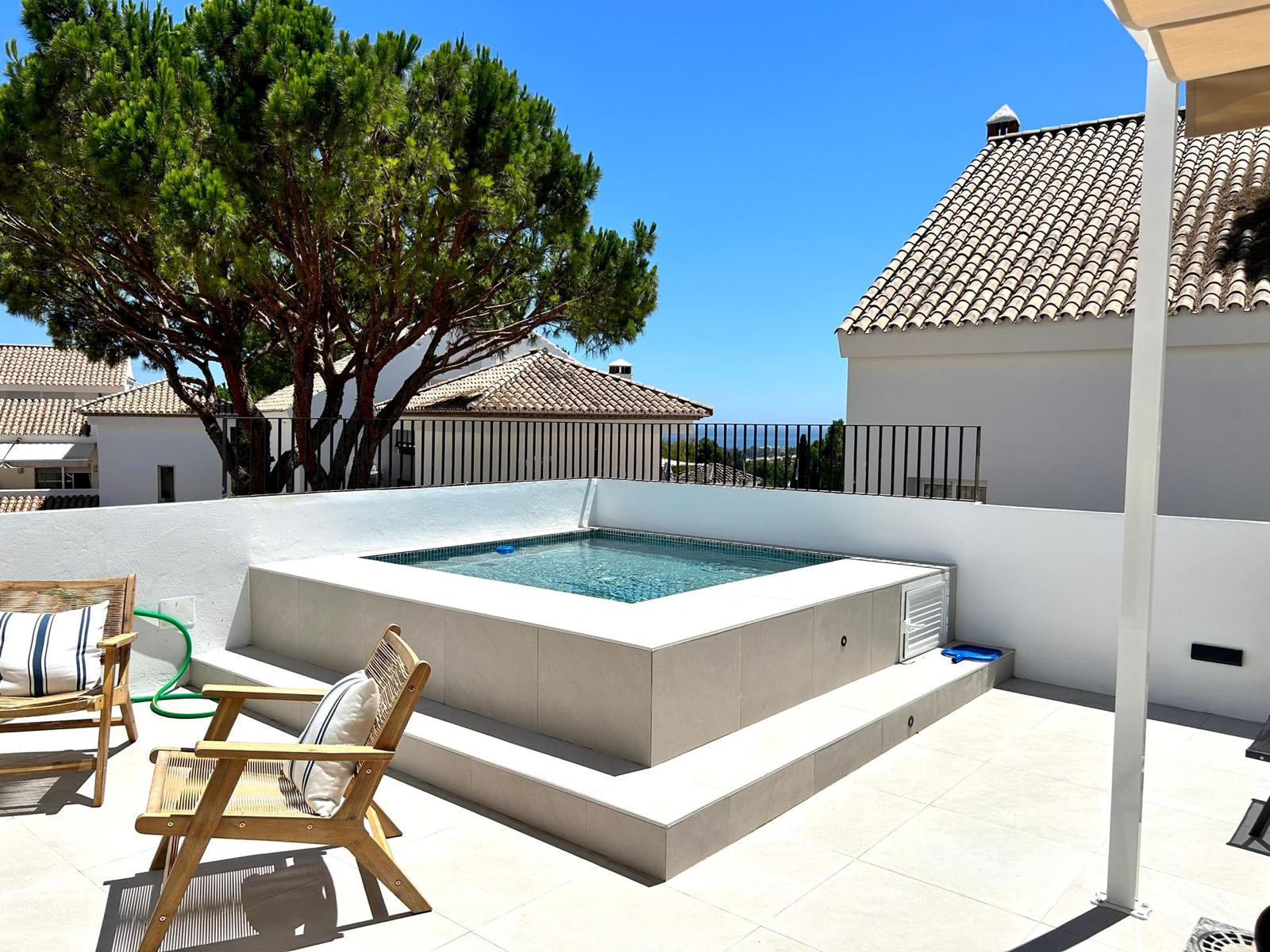 Ático de 3 Dormitorios en alquiler en Nueva Andalucía, Marbella