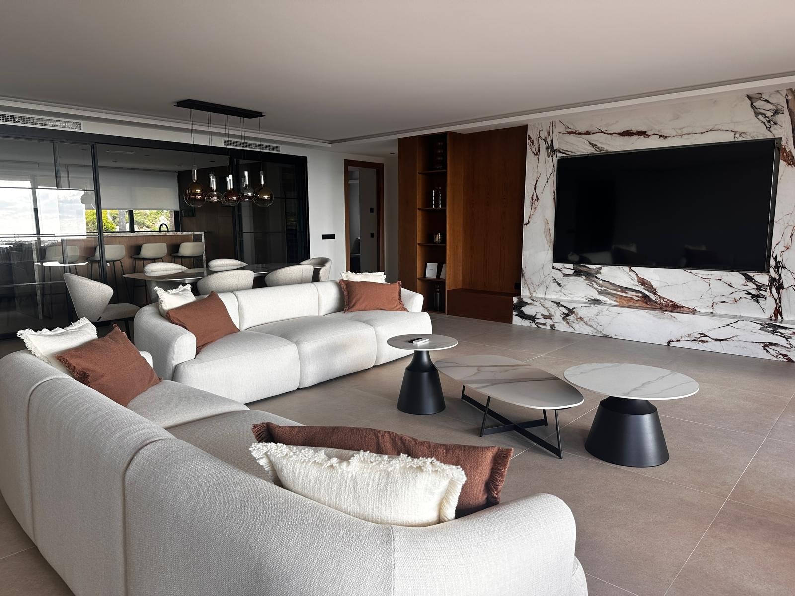 Piso de 3 Dormitorios y 3 Baños en venta en Nueva Andalucía, Marbella
