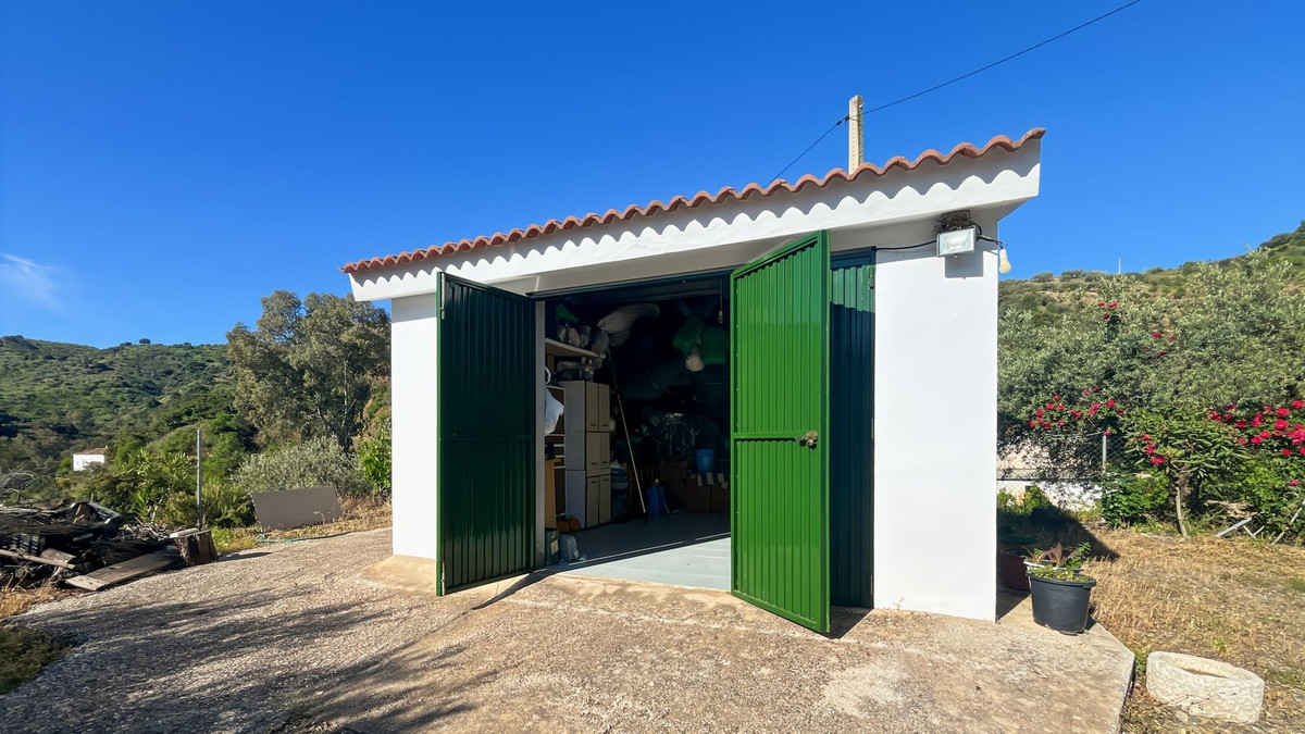 Finca de 4 Dormitorios en venta en Comares