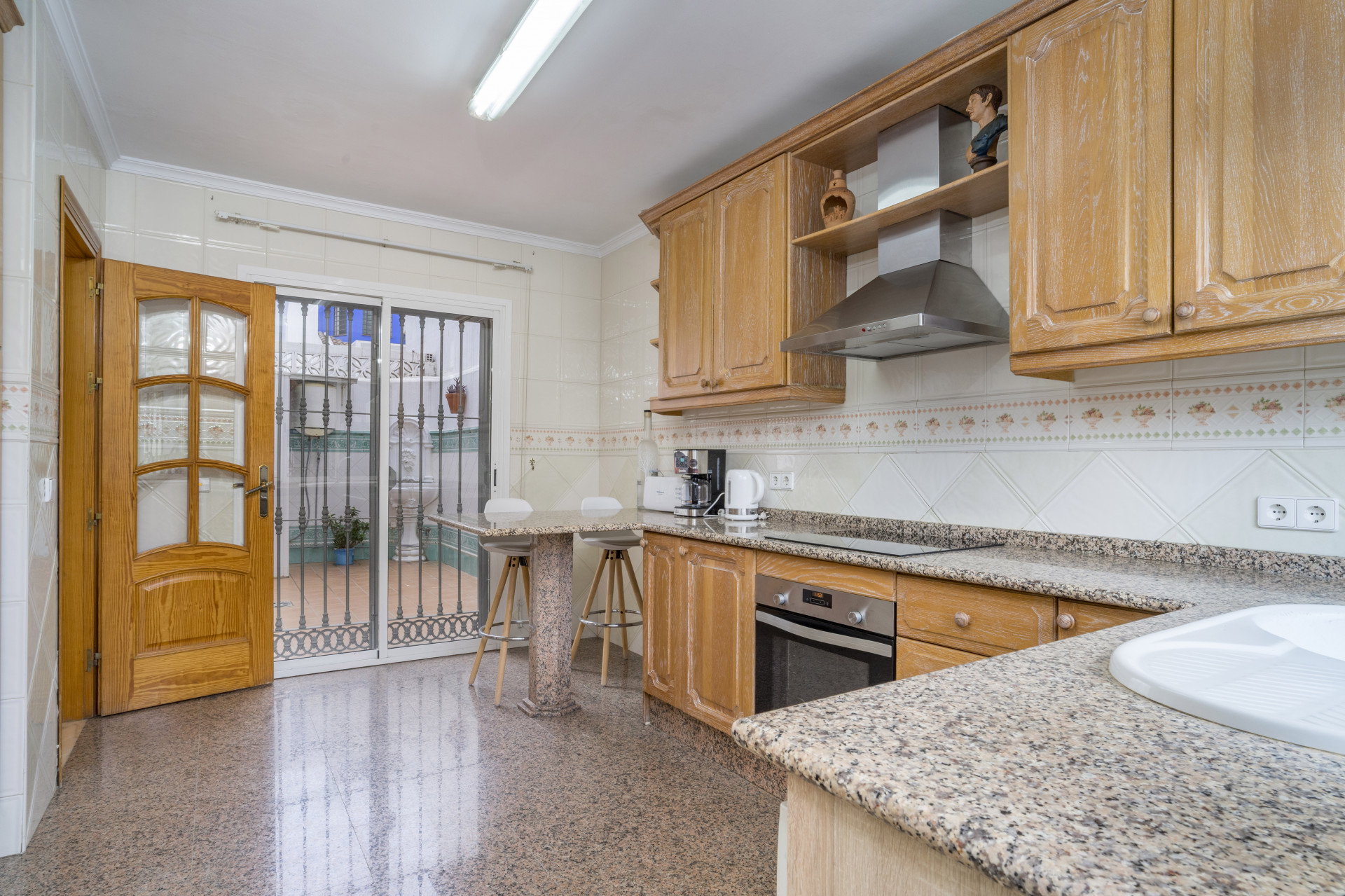Casa de 5 Dormitorios en alquiler en San Pedro de Alcántara