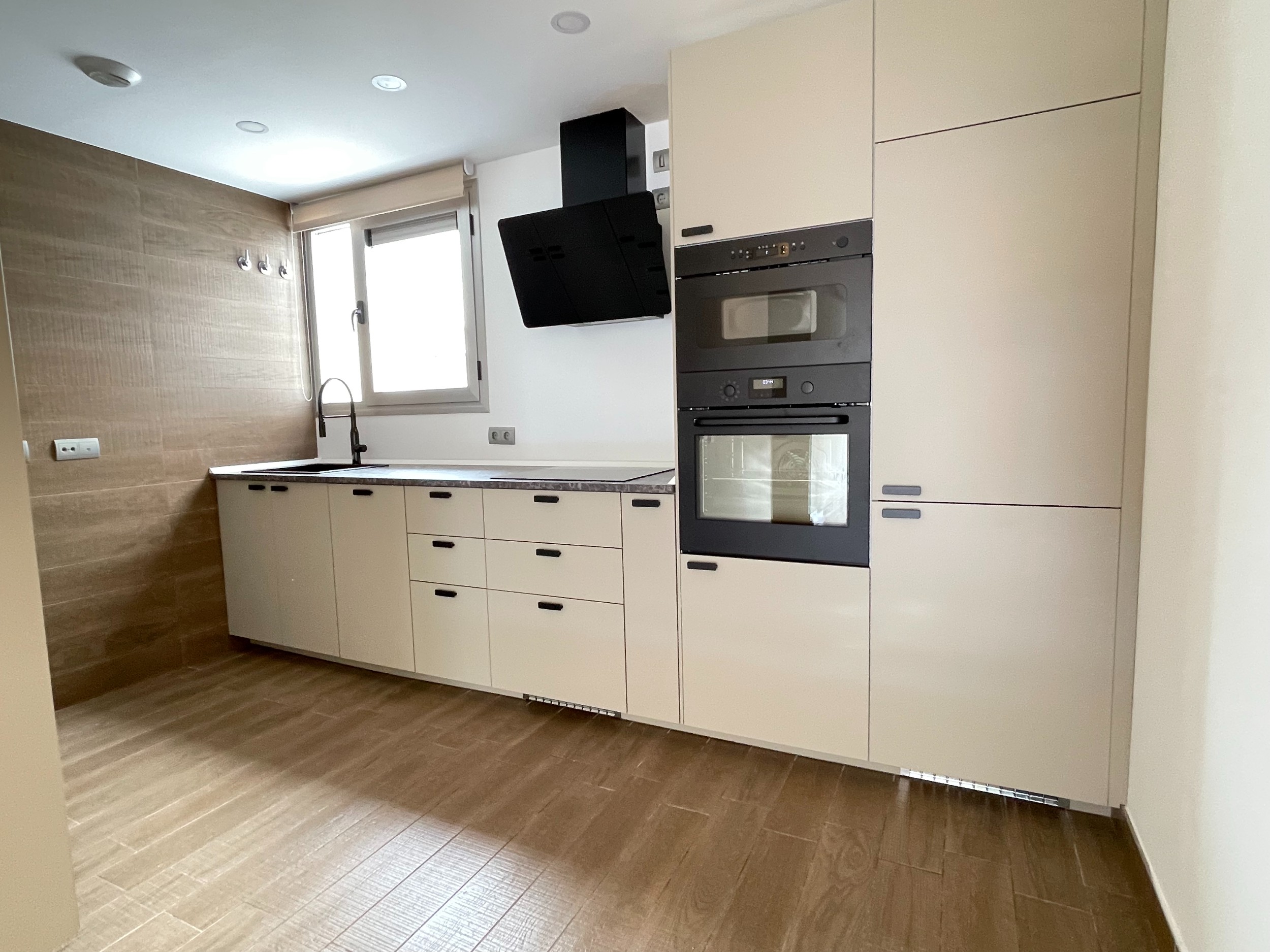 Piso de 3 Dormitorios y 2 Baños en venta en San Pedro de Alcántara