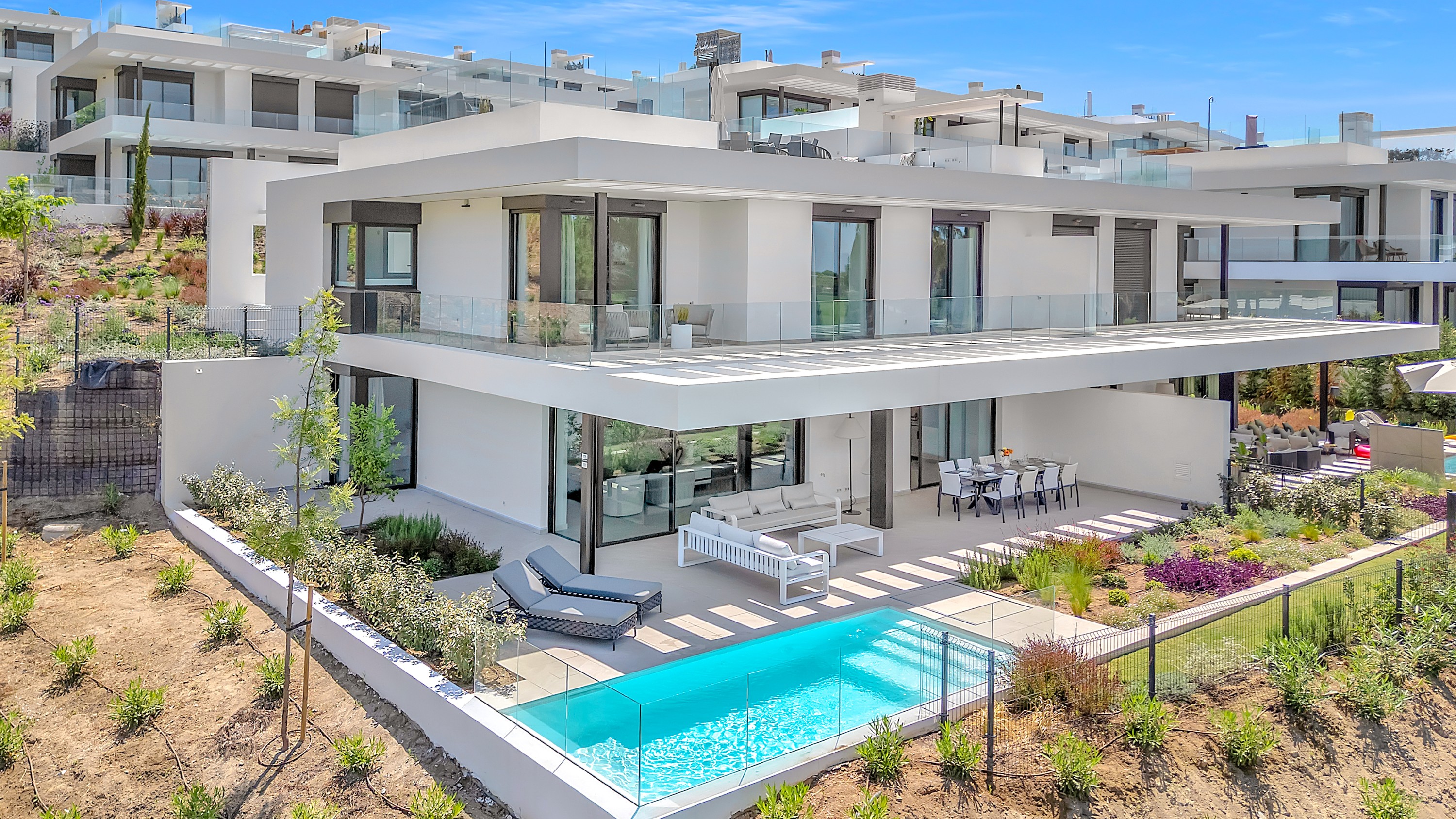 Casa de 5 Dormitorios y 5 Baños en alquiler vacacional en Los Monteros, Marbella