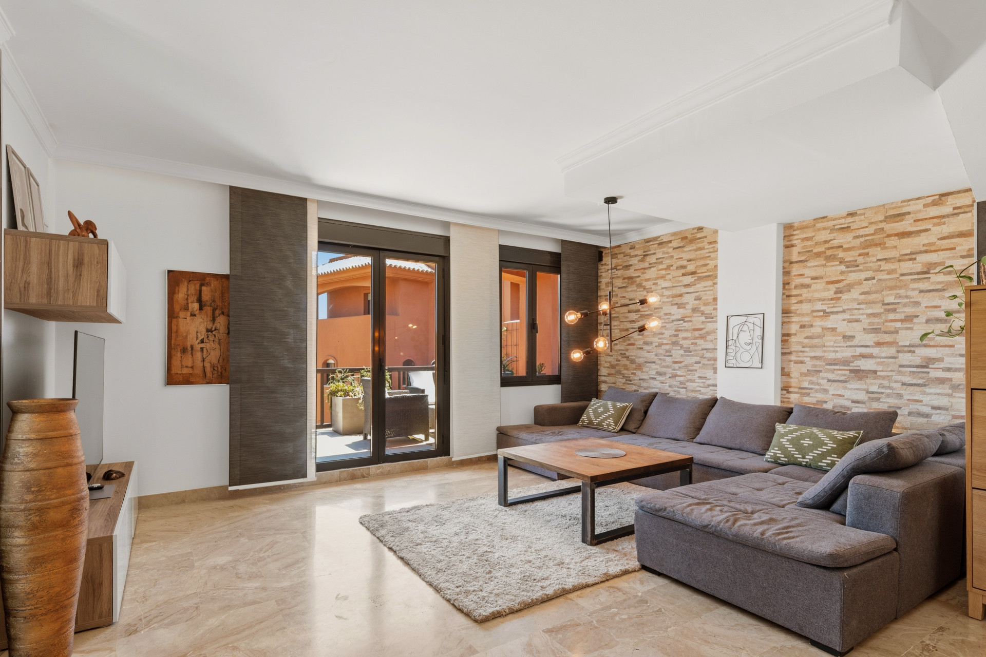 Ático de 3 Dormitorios y 3 Baños en venta en Estepona