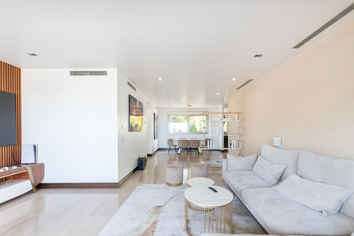 Piso de 2 Dormitorios en venta en Benahavís