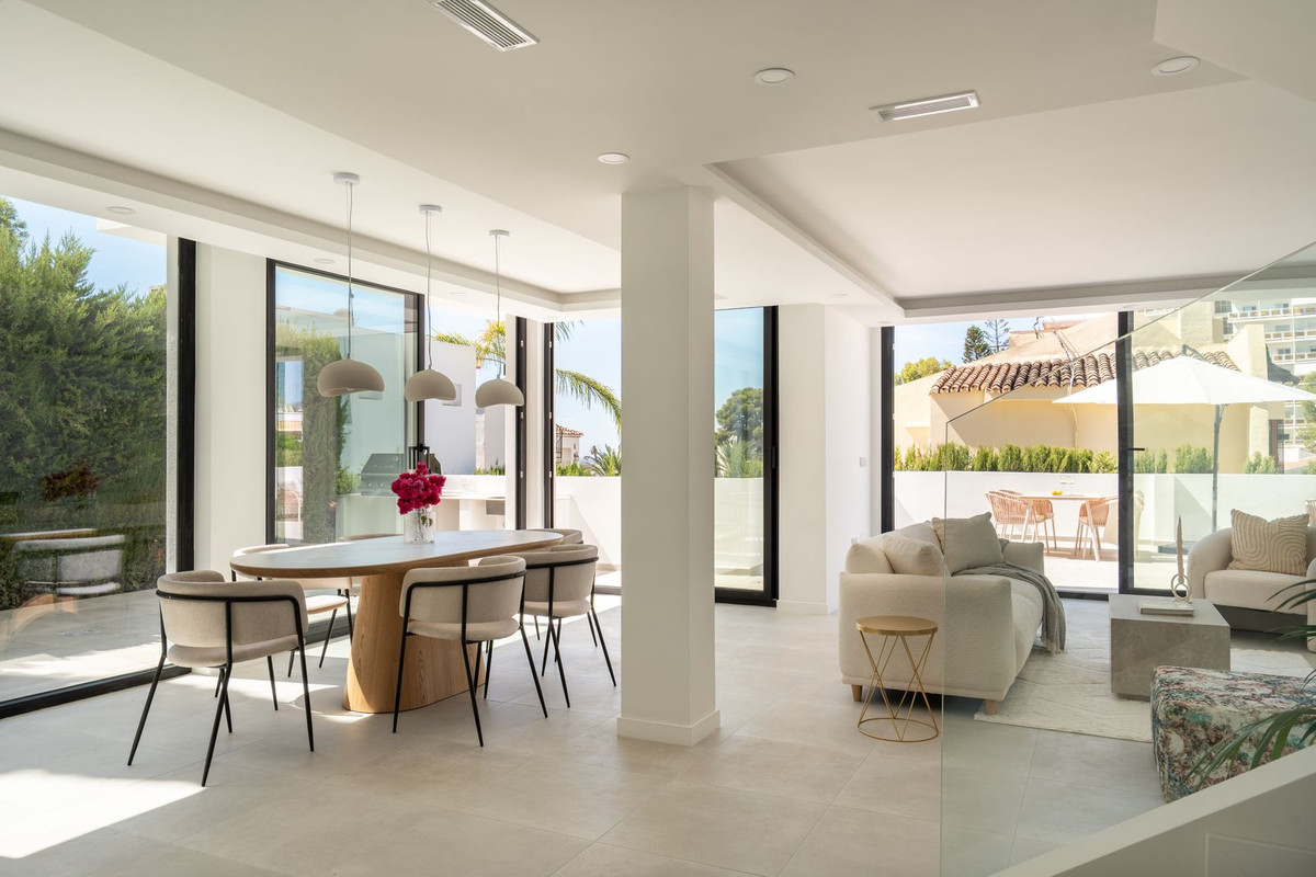3 Bed, 3 Bath - Villa for Sale in Nueva Andalucia, Marbella