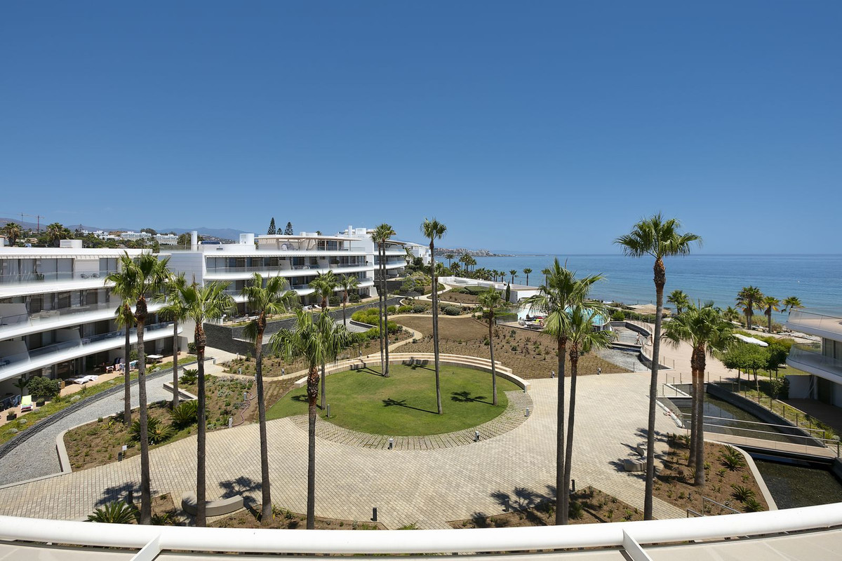 Piso de 4 Dormitorios y 3 Baños en venta en Estepona