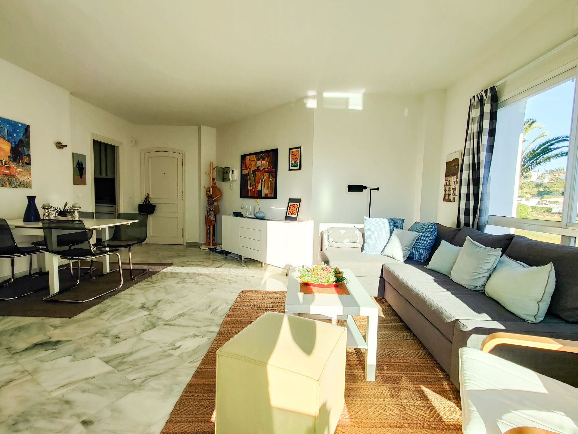 2 Bed, 2 Bath - Apartment for Sale in Cabopino, Marbella