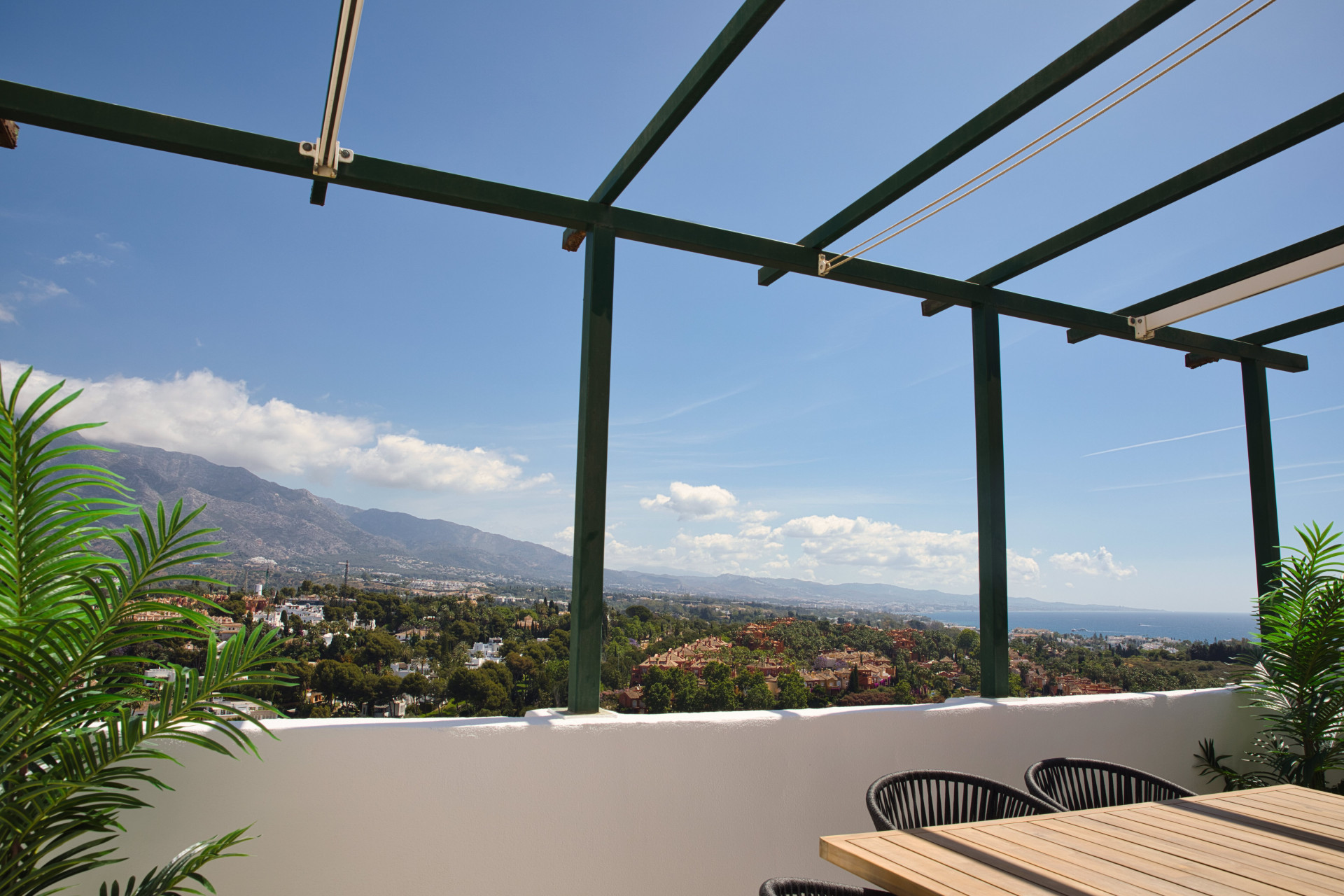 Piso de 3 Dormitorios y 3 Baños en alquiler en Nueva Andalucía, Marbella