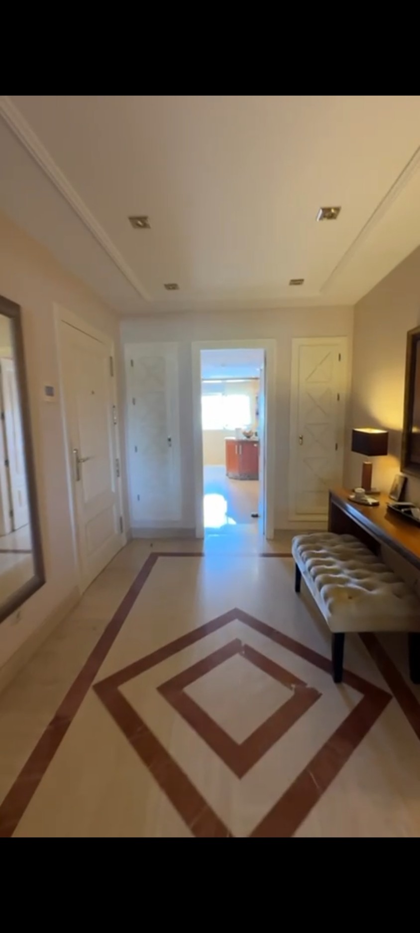 Piso de 3 Dormitorios en venta en Milla de Oro, Marbella