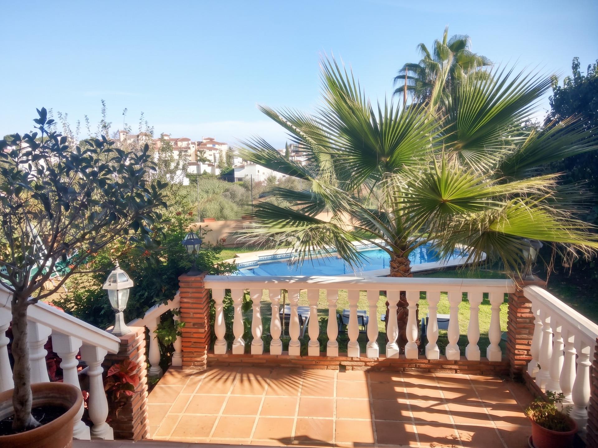 4 спални, 3 бани - Вила за продажба в Las Lagunas de Mijas