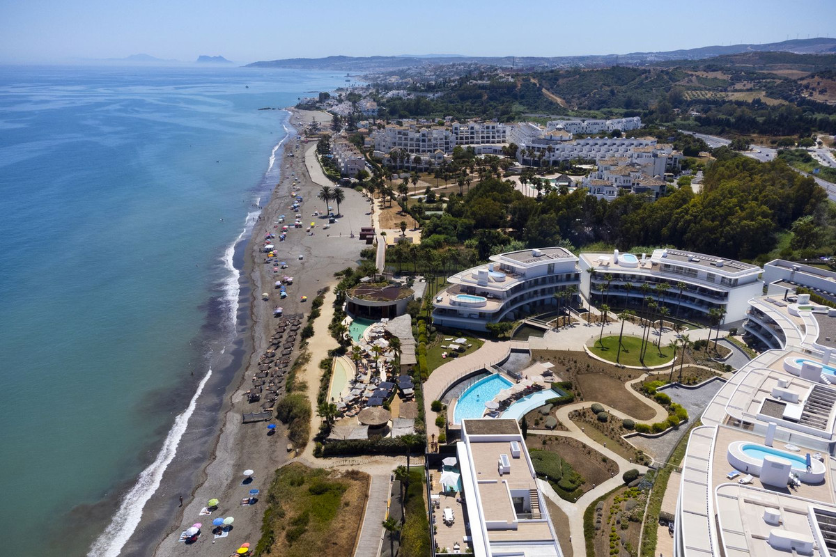 Piso de 4 Dormitorios y 3 Baños en venta en Estepona