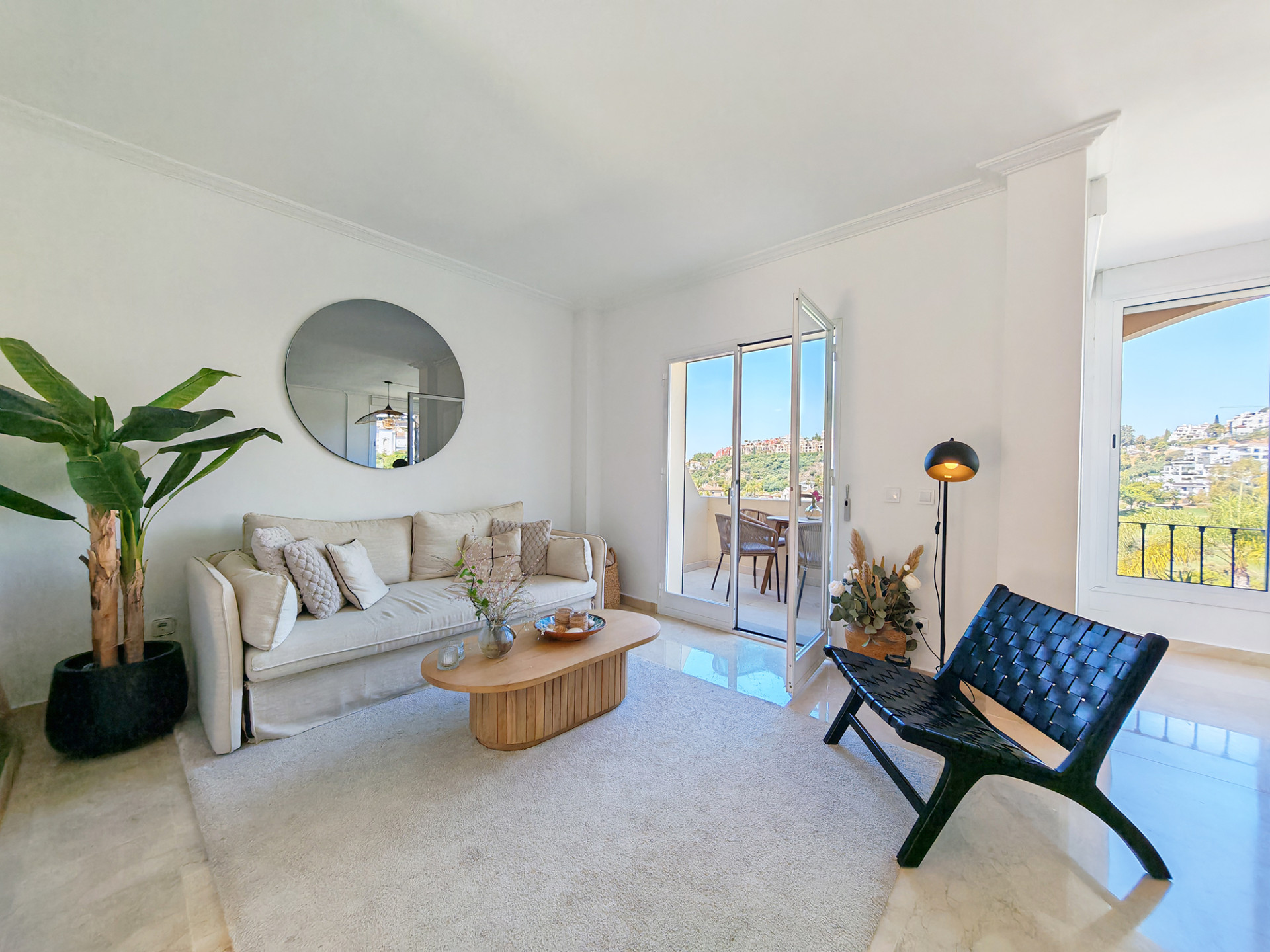 2 Bed - Penthouse for Sale in La Quinta, Benahavis