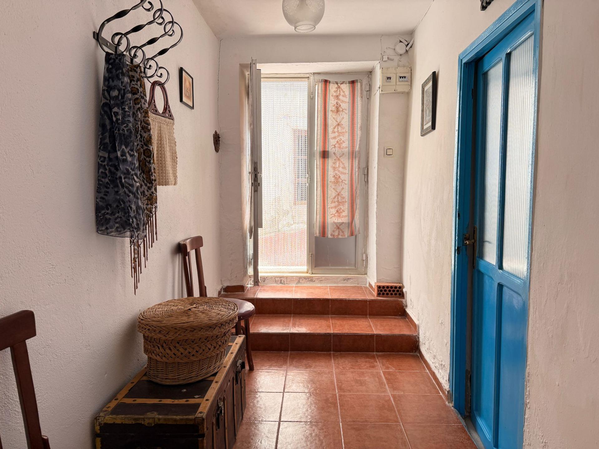 Casa Adosada de 3 Dormitorios en venta en Cóbdar