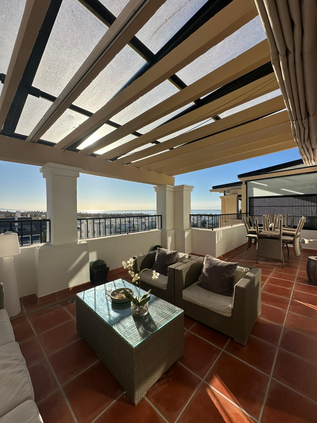 Piso de 3 Dormitorios y 3 Baños en alquiler en San Pedro de Alcántara