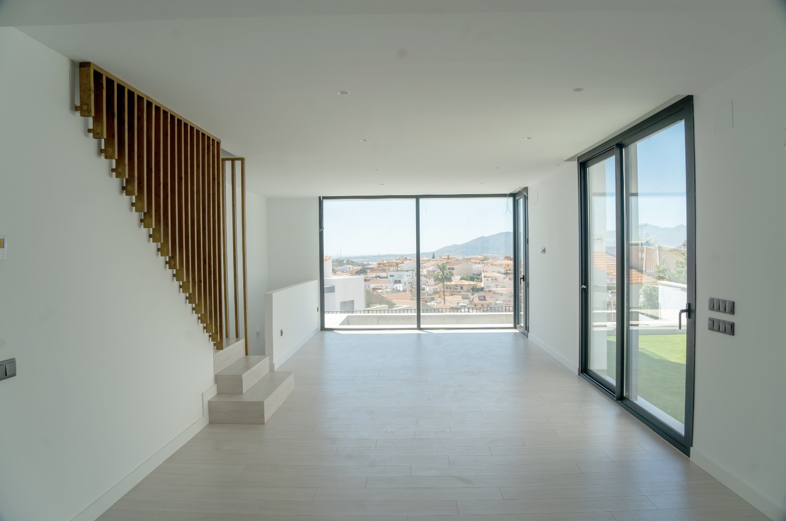 Casa de 3 Dormitorios en venta en Puerto de la Torre, Málaga