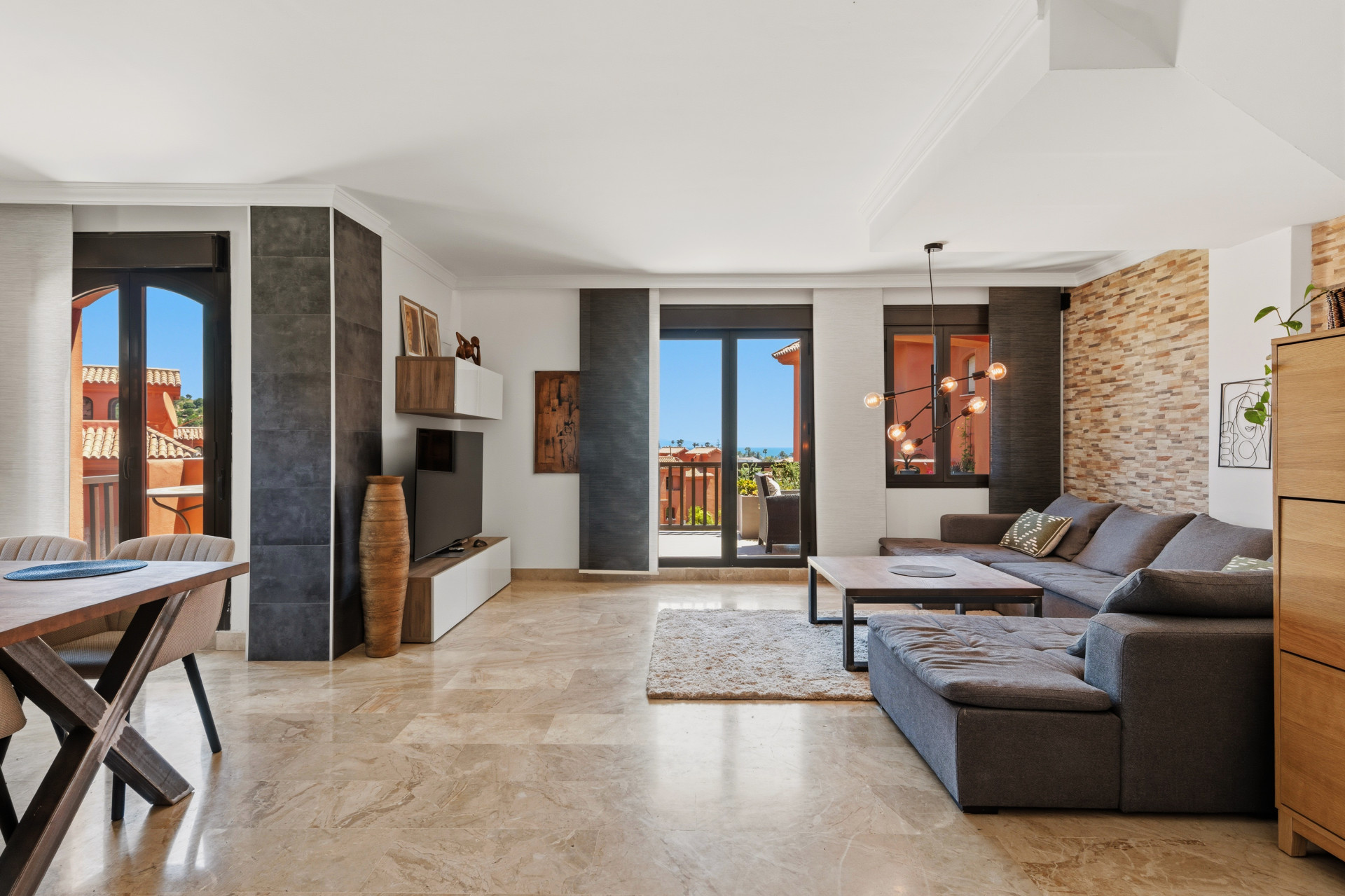 Ático de 3 Dormitorios y 3 Baños en venta en Estepona