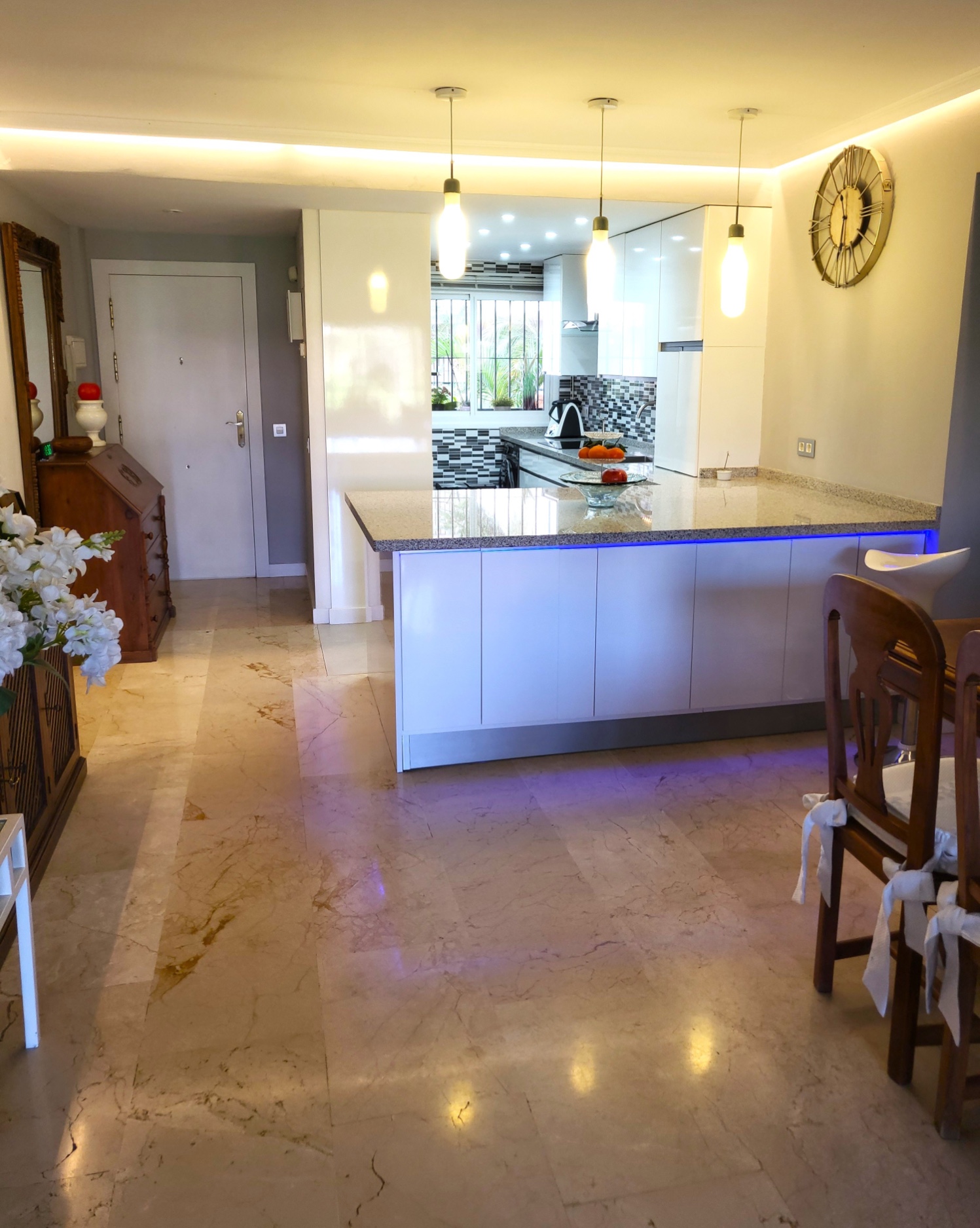 Piso de 2 Dormitorios en venta en Guadalmina Alta, San Pedro de Alcántara
