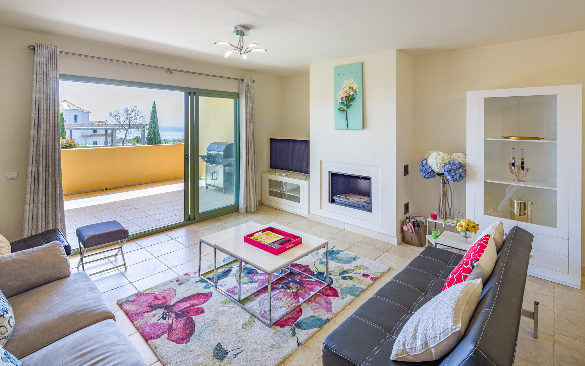 Piso de 2 Dormitorios y 2 Baños en venta en Los Flamingos, Benahavís