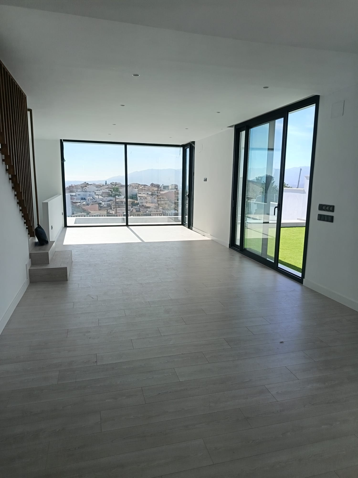 Casa de 3 Dormitorios en venta en Puerto de la Torre, Málaga