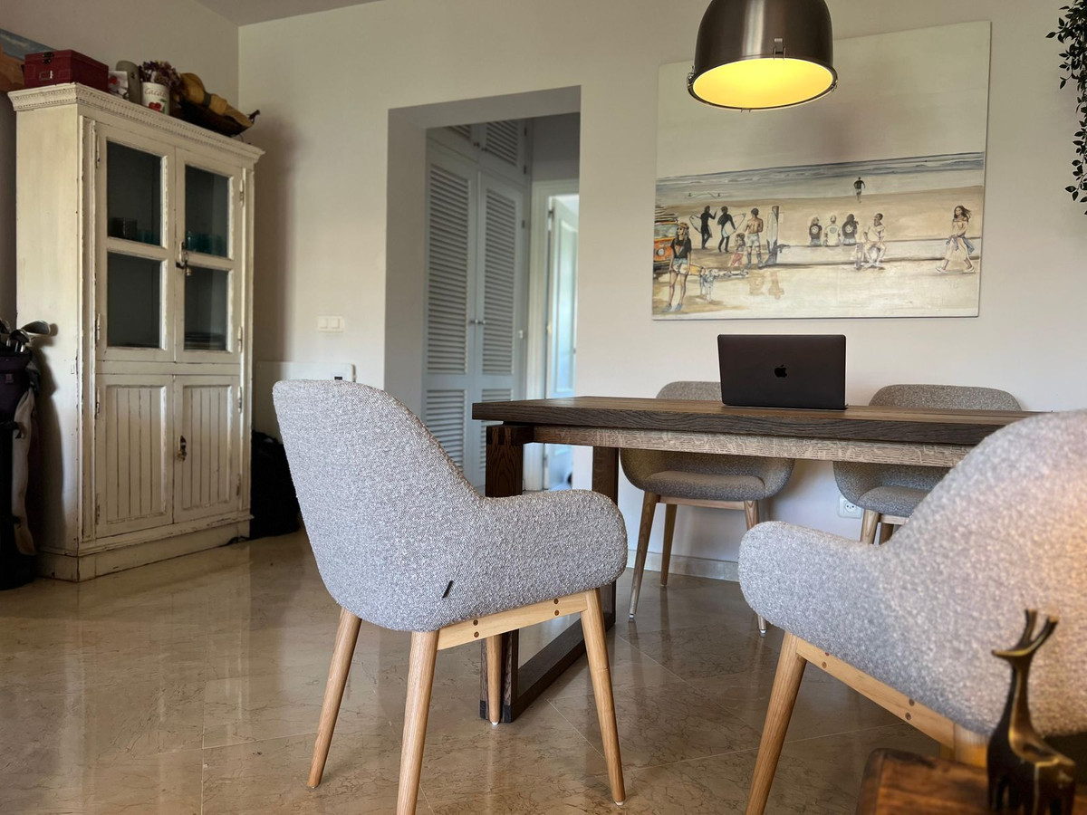Piso de 2 Dormitorios en venta en Guadalmina Alta, San Pedro de Alcántara