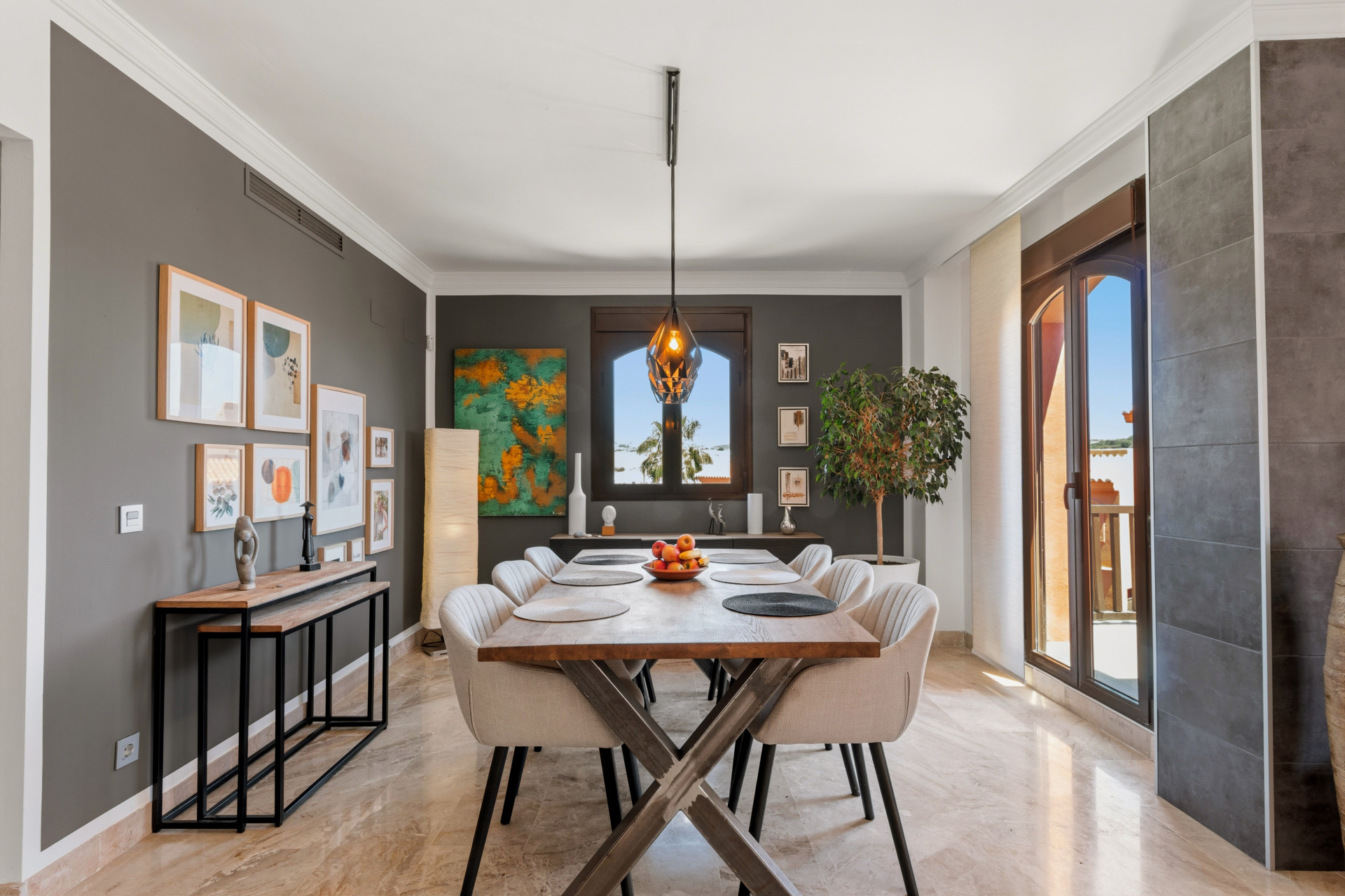 Ático de 3 Dormitorios y 3 Baños en venta en Estepona