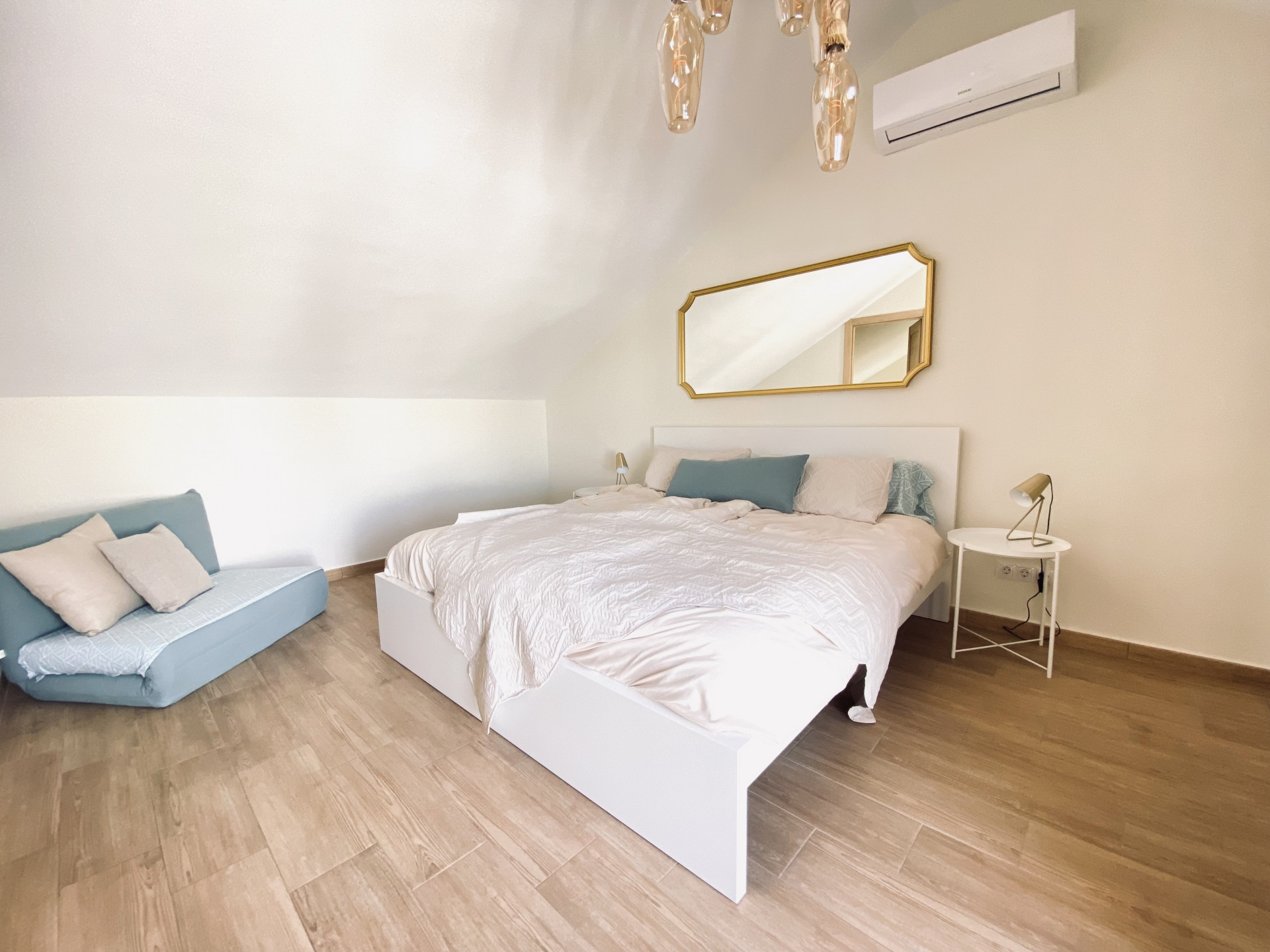 Ático de 3 Dormitorios y 2 Baños en alquiler en Nueva Andalucía, Marbella