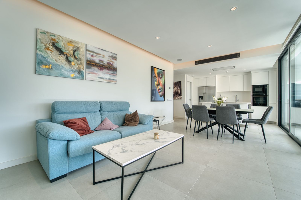 Piso de 2 Dormitorios en venta en Benalmádena