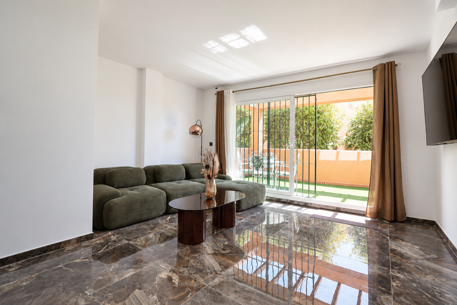 3 Bed, 2 Bath - Apartment for Rent in Elviria, Marbella