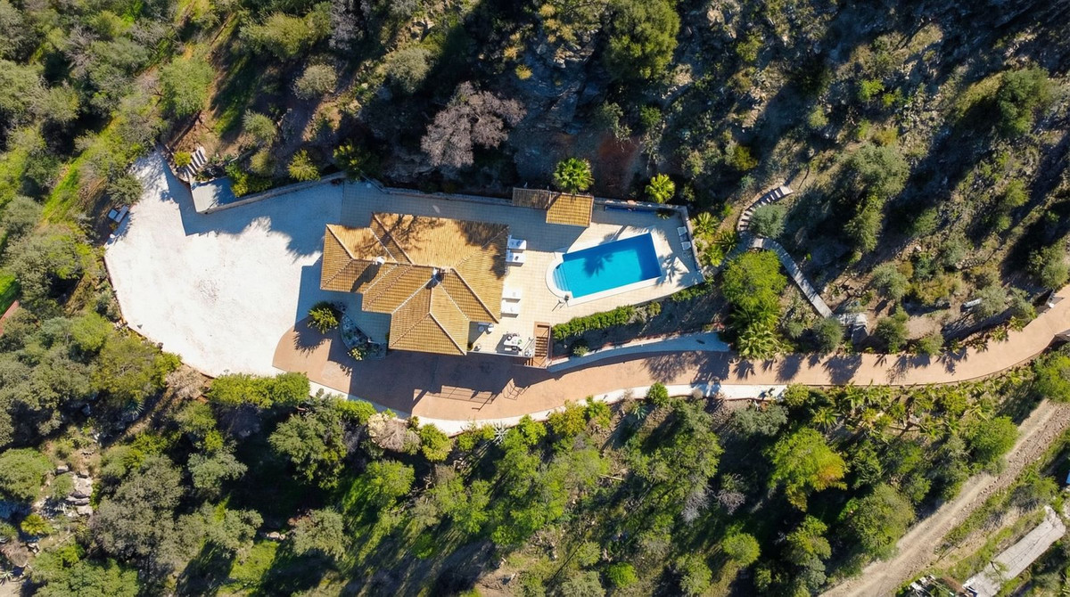 4 Bed - Villa for Sale in Guaro