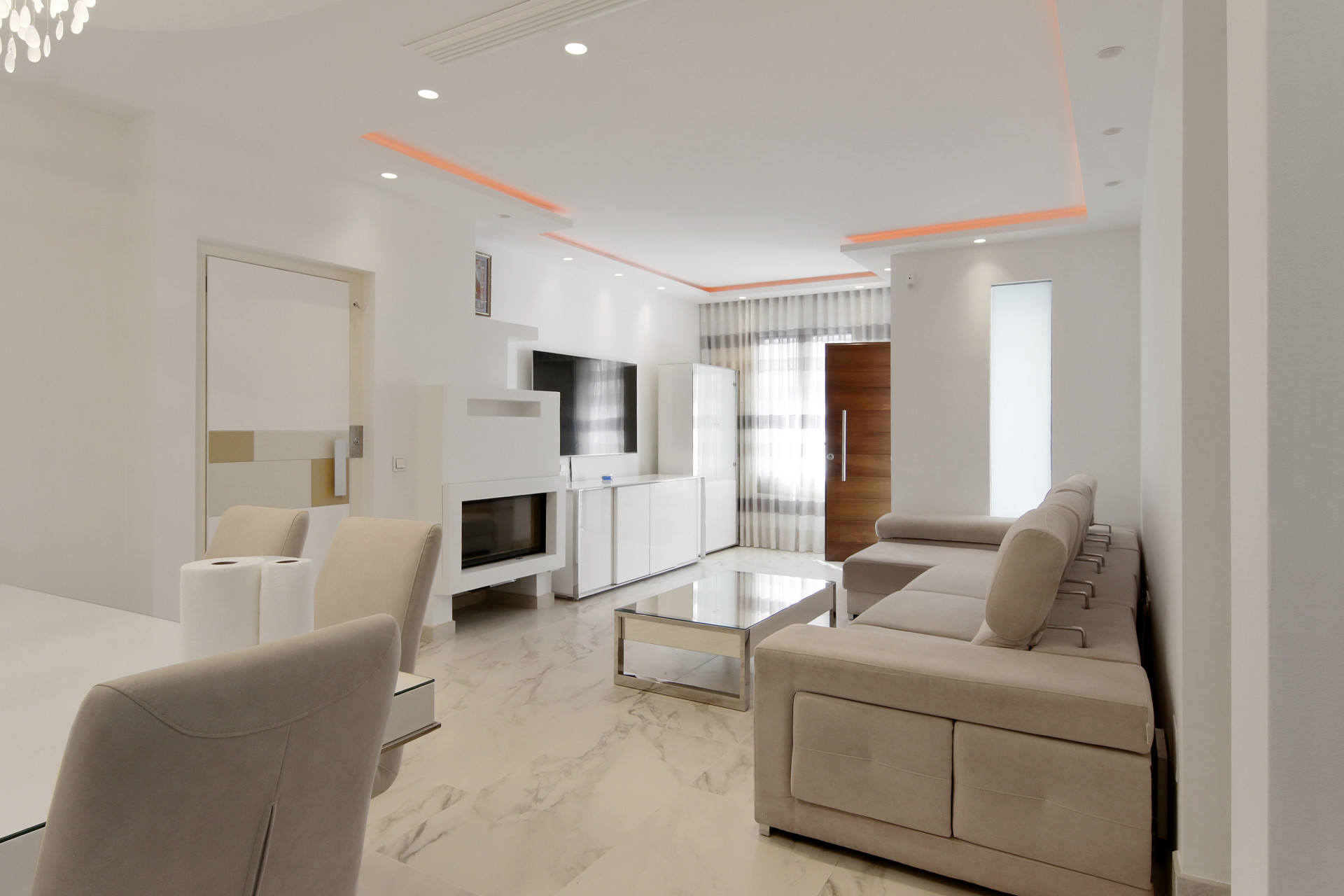 Casa Adosada de 3 Dormitorios y 3 Baños en venta en La Alqueria, Estepona