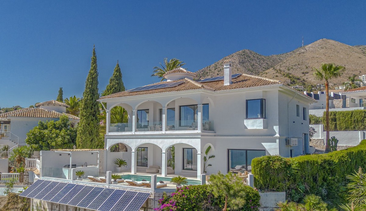 Casa de 5 Dormitorios en venta en La Capellanía, Benalmádena