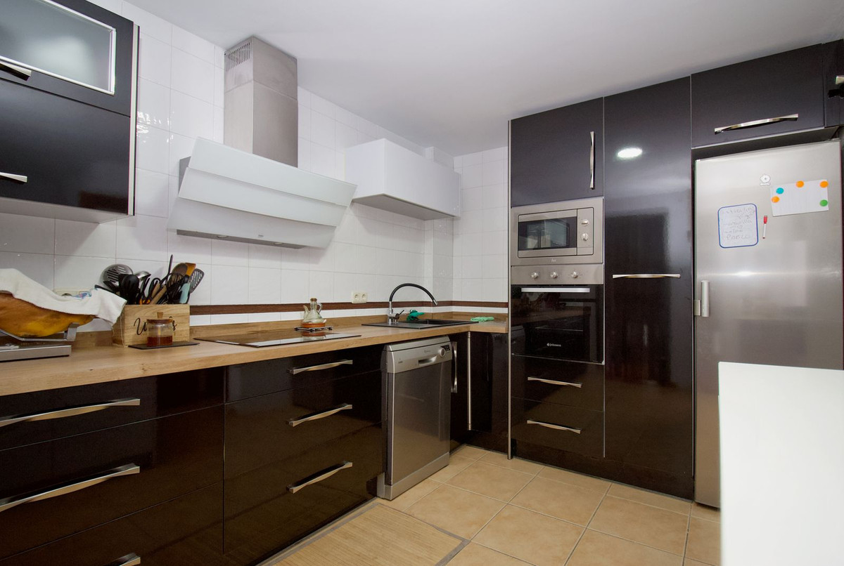 Casa Adosada de 4 Dormitorios en venta en Coin