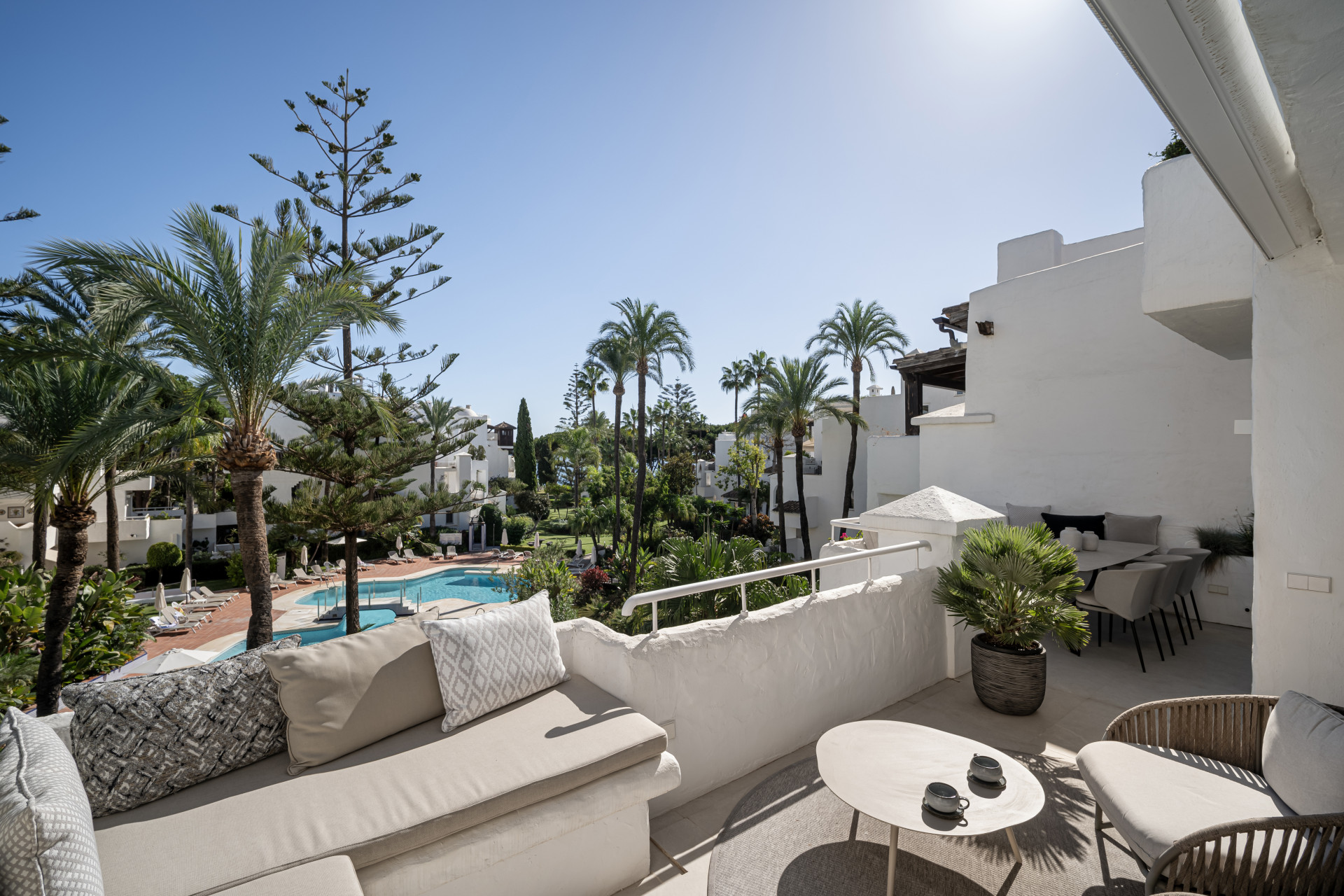 Ático de 3 Dormitorios en venta en Milla de Oro, Marbella