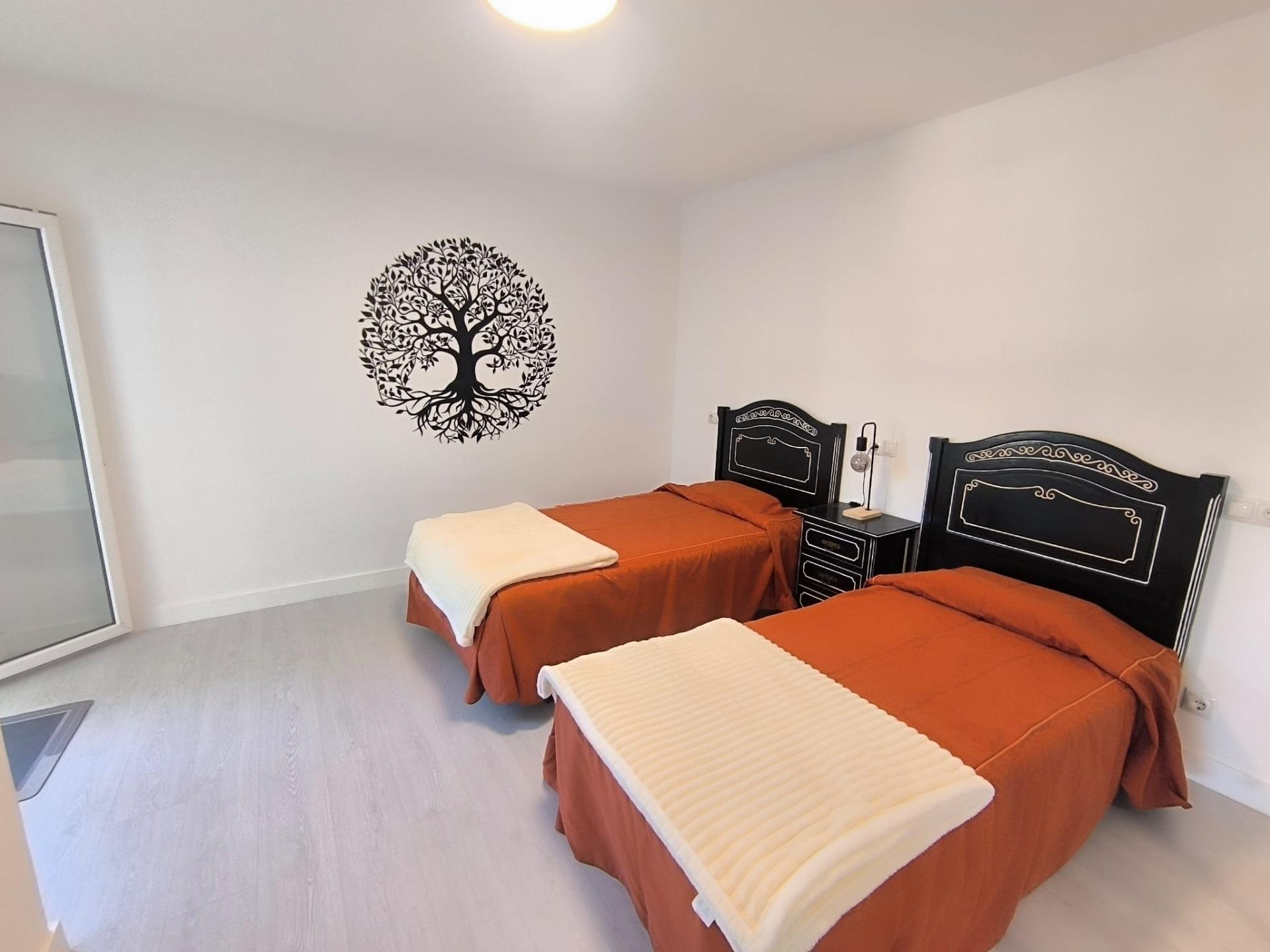 Piso de 2 Dormitorios en venta en Playamar, Torremolinos
