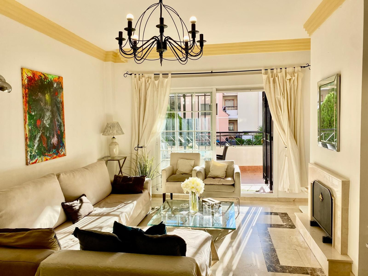 3 спални, 2 бани - Апартамент за продажба в Nueva Andalucia, Marbella