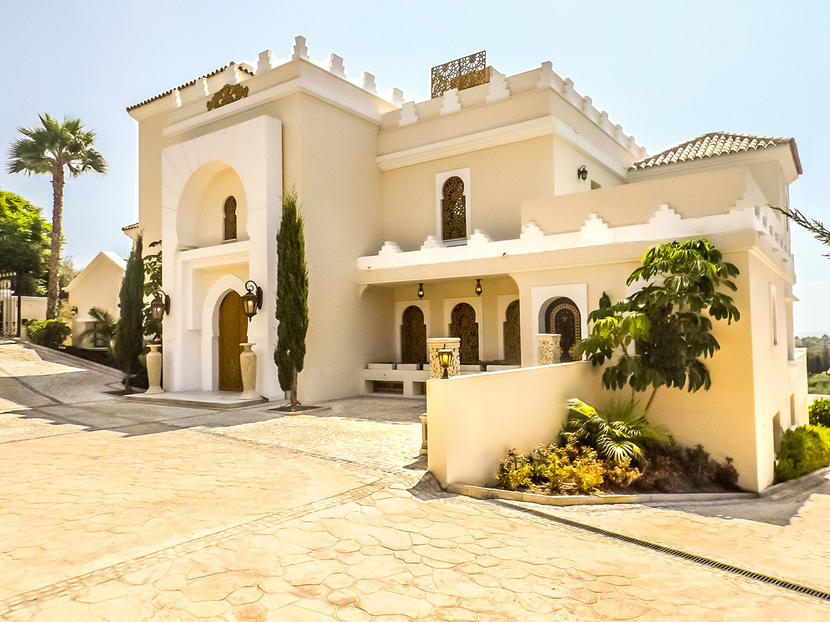 7 спални, 8 бани - Вила за продажба в Los Flamingos, Benahavis
