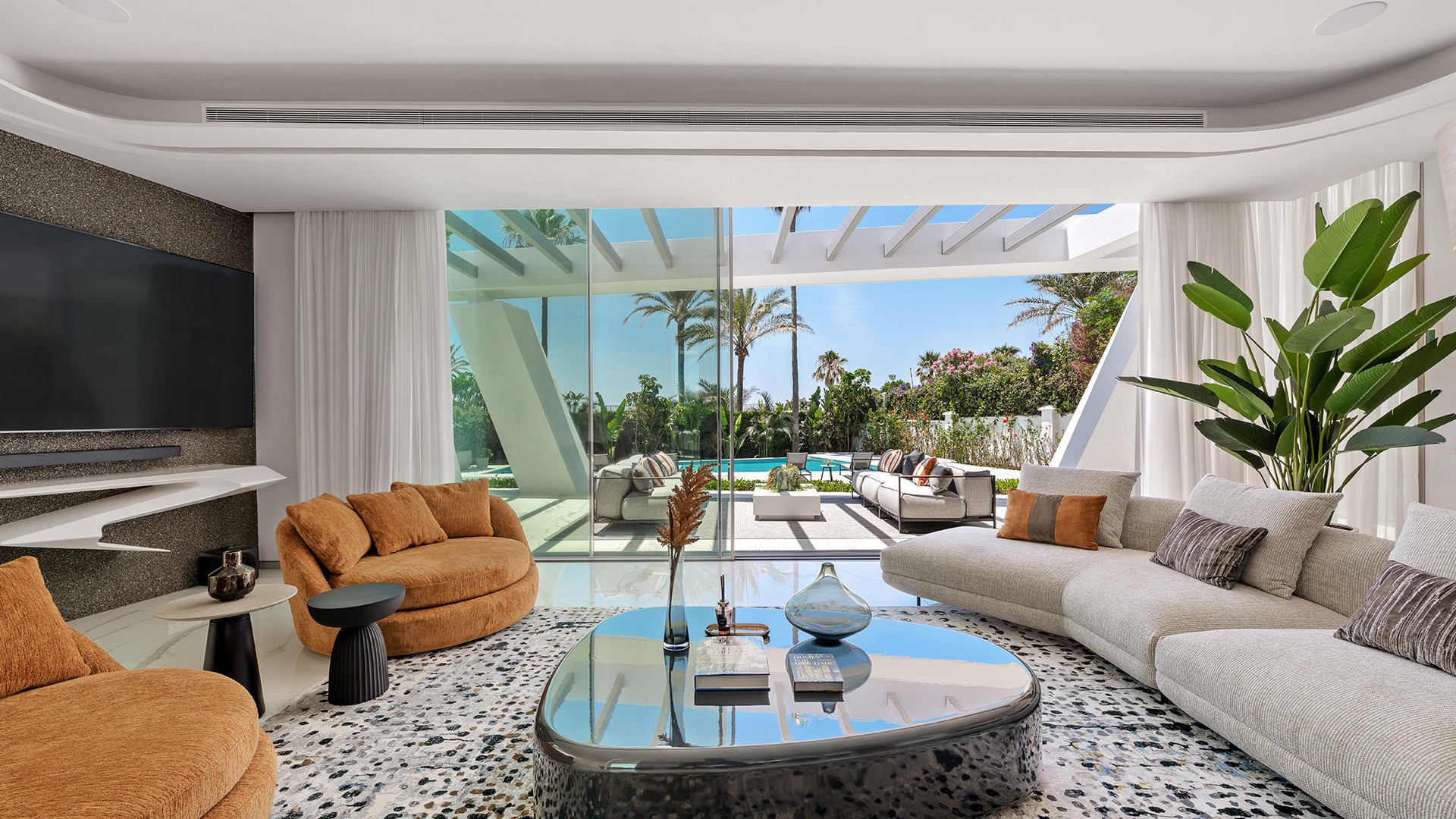 Casa de 6 Dormitorios en venta en Los Monteros, Marbella