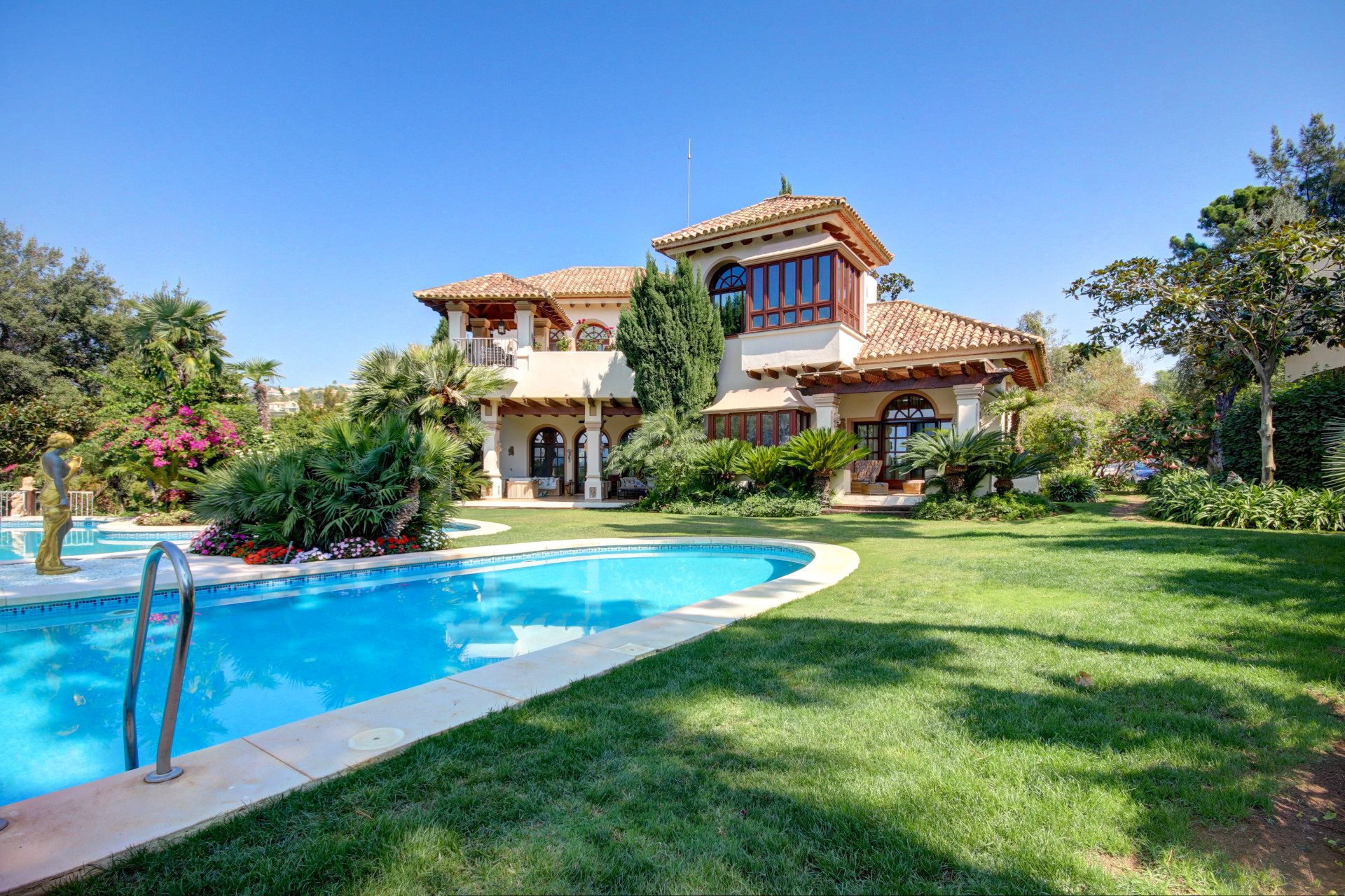 7 спални, 9 бани - Вила за продажба в La Zagaleta, Benahavis