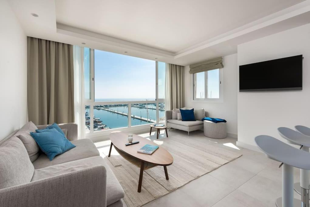 Ático de 2 Dormitorios en venta en Puerto Banús, Marbella