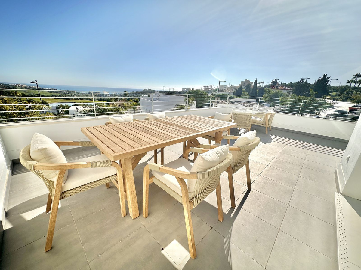 Piso de 3 Dormitorios y 2 Baños en venta en Estepona